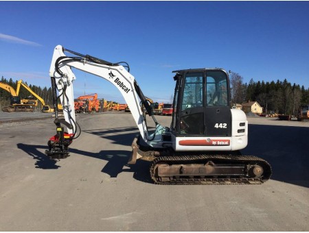 BOBCAT 442