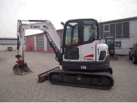 BOBCAT E60